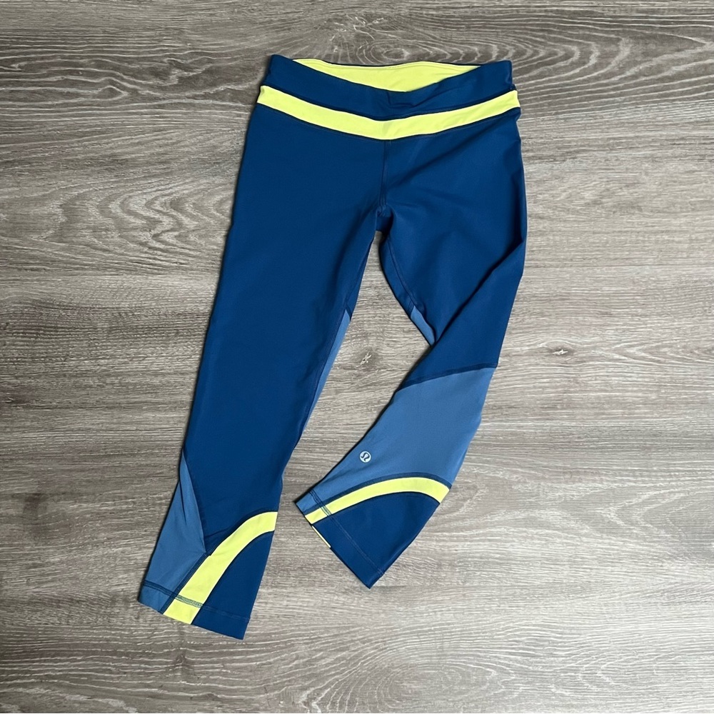 Lululemon Crop Leggings Size 6 - Picture 2 of 12
